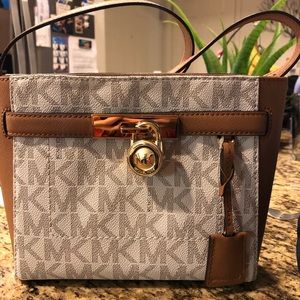 Michael Kors Cross Over Sm Purse Like new